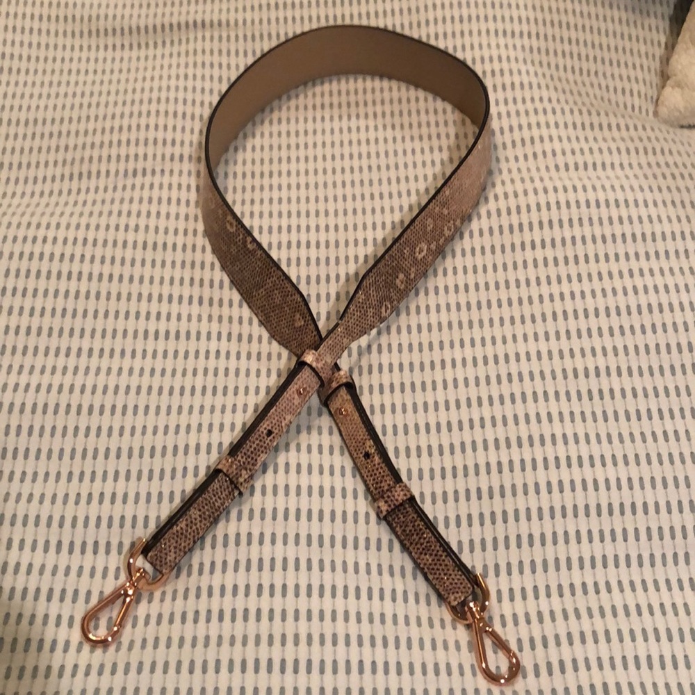 MICHAEL KORS rose snake cross trap bag strap
